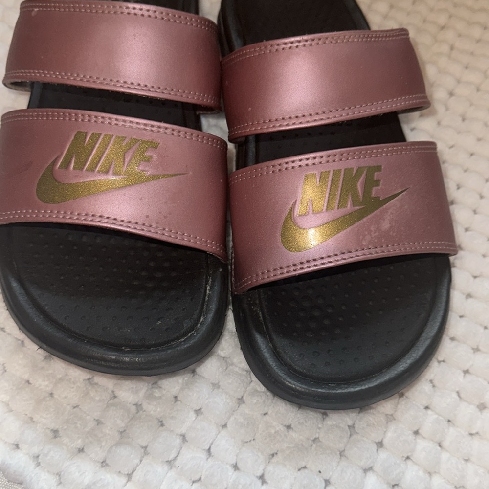Pink Nike Slides 😍
